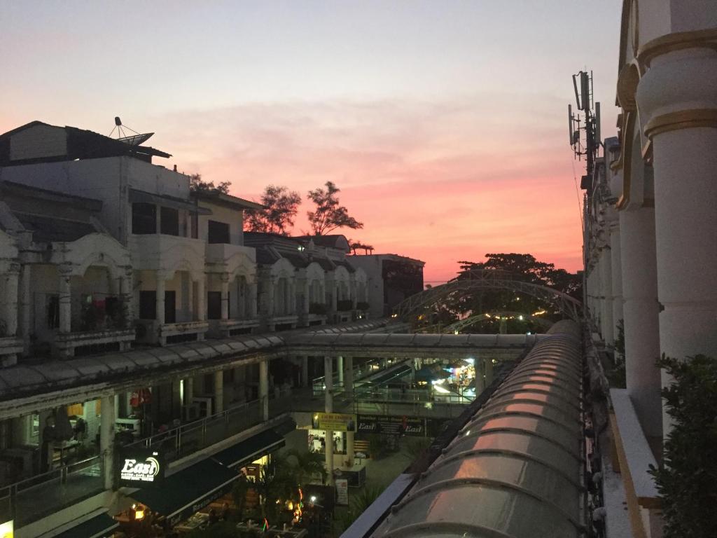 Cafe de Paris – Phuket